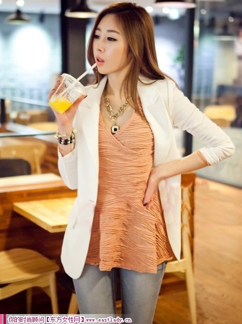 成熟干练的气质感 小西装外套带你进入职场第一步