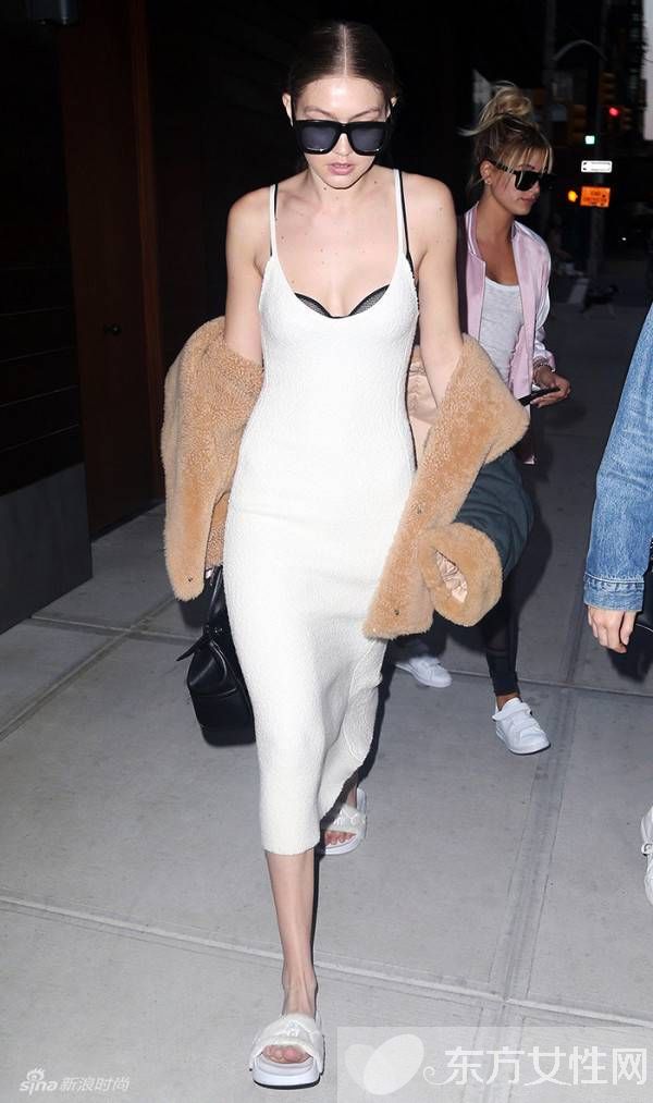 肯豆Gigi仅靠这8件单品就走在潮流最前线