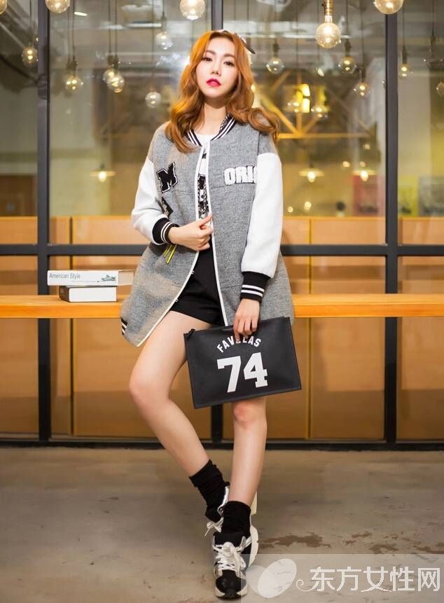 学院风潮搭尽显时尚感 趁着开学季来玩一把装嫩风