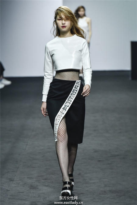 韩骨感绝美超模私服穿搭术 个性十足