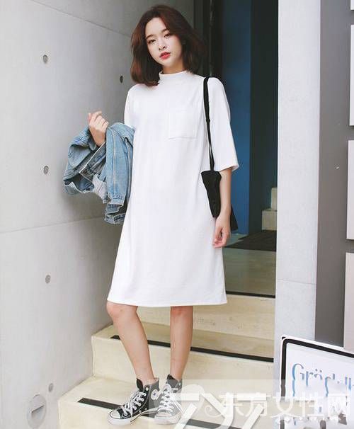 帆布鞋怎么搭配最显时尚 不同元素穿搭方法推荐