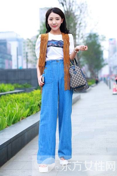 成都美女潮搭街拍秀 潮味十足的时尚焦点