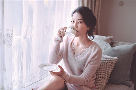 蔡依林亲姐蔡旻纹亲授如何养成贵妇般优雅气质