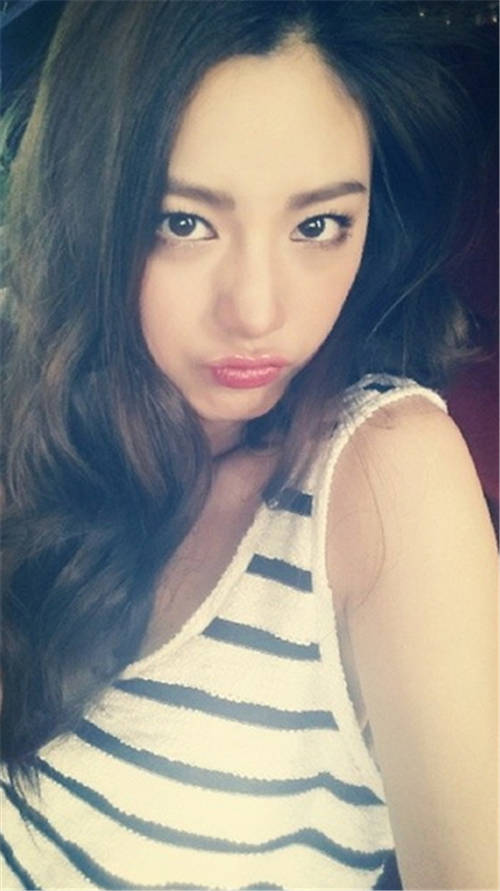 我也可当女神 偷学台韩女星8大心机自拍技