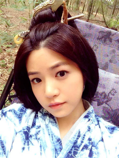 我也可当女神 偷学台韩女星8大心机自拍技