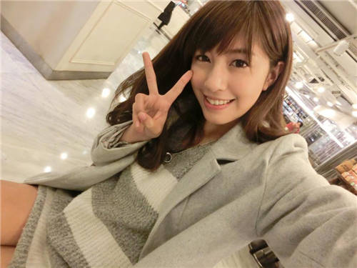 我也可当女神 偷学台韩女星8大心机自拍技