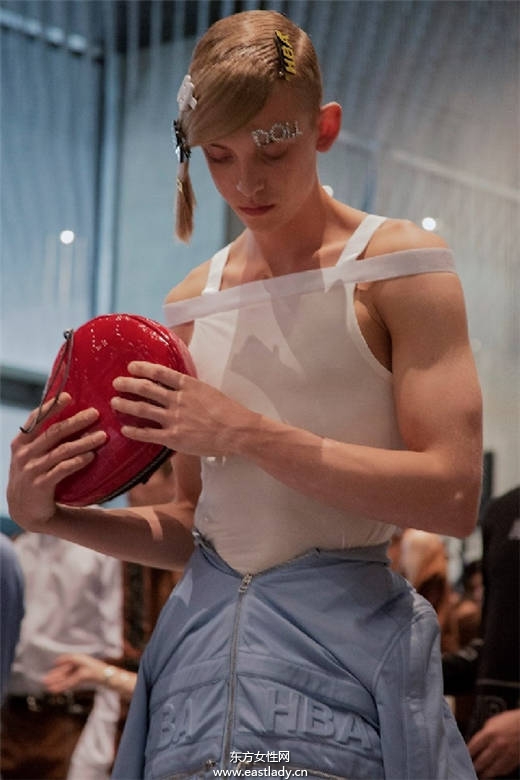 怪 怪 怪 2015年纽约时尚周的诡异T台造型