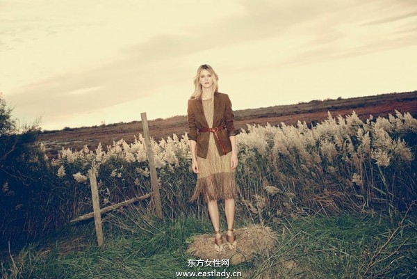 Carmen Kass登《Vogue》旅游专刊 跟大自然来次亲密接触