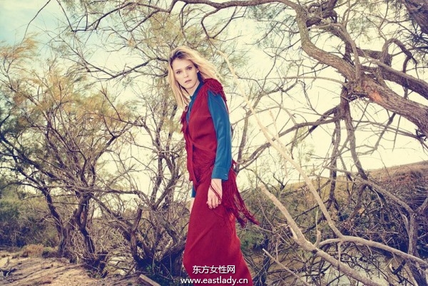 Carmen Kass登《Vogue》旅游专刊 跟大自然来次亲密接触