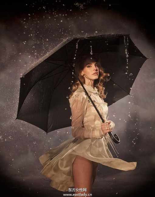 LANA DEL REY(拉娜德雷)秀复古性感诱惑