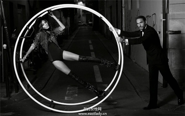 Joan Smalls《Vogue》2013年12月西班牙版