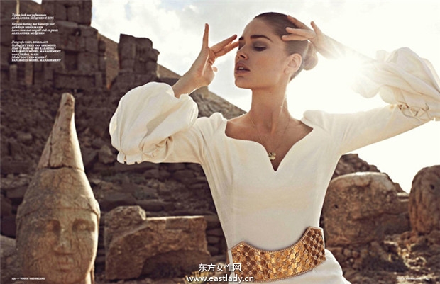 Doutzen Kroes 2013年9月份《Vogue》荷兰版