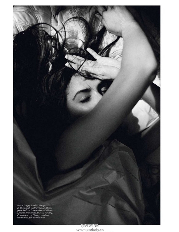 小贝维多利亚登VOGUE演绎浪漫诱惑