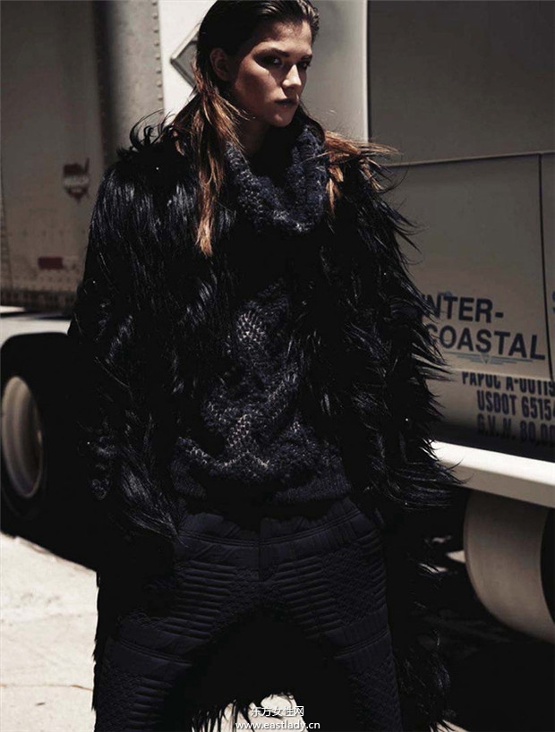 Anja Rubik & Kasia Struss 2013年8月份《Vogue》德国版