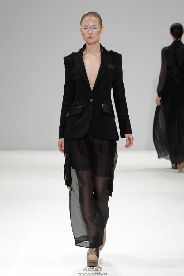 吉承伦敦时装周2013秋冬系列 黑色元素成流行主旋律