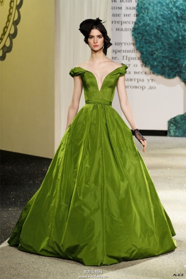 2013年巴黎春夏时装周引领时尚风向标