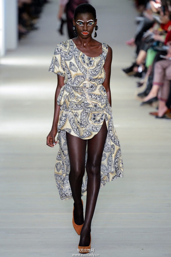 Vivienne Westwood Red Label2013伦敦时装周裙子有范大胆撞色