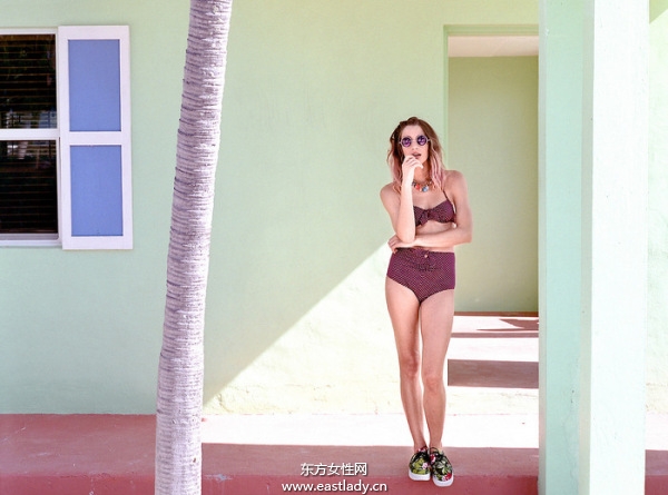 清凉夏季欧美达人比基尼出海