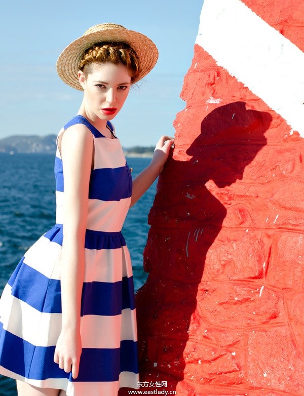 春夏诱人水手服给你致命吸引力