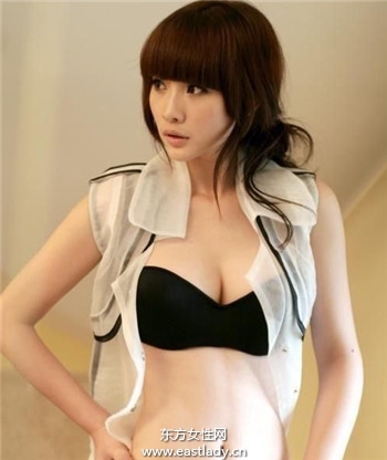 柳岩比基尼度假照让宅男想入非非