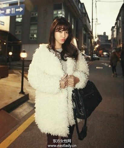 跟时尚达人学习白色服装搭配法则