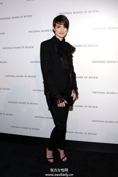 安妮·海瑟薇婚前婚后大变身