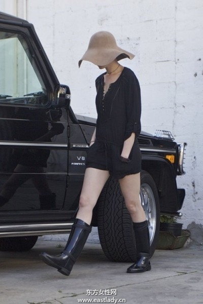 安妮·海瑟薇婚前婚后大变身