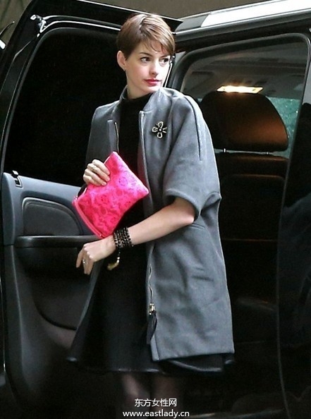 安妮·海瑟薇婚前婚后大变身