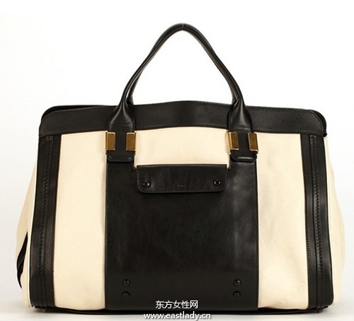 韩国女星全智贤为我们呈现名媛淑女的视觉享受