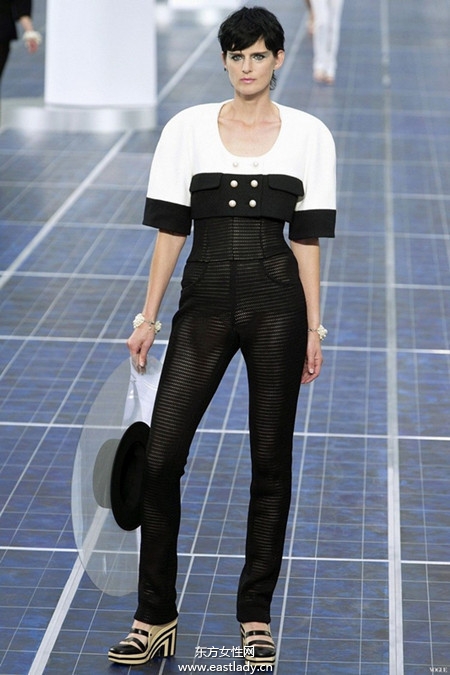 2013春夏时装周黑白搭成流行色