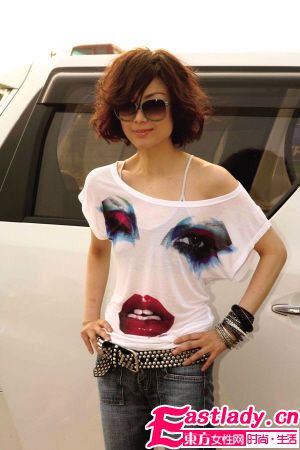 女星靠穿衣蹿红 时尚性感