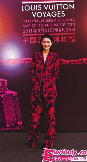 女星靠穿衣蹿红 时尚性感