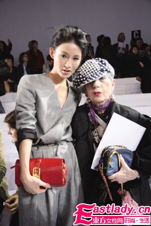 女星靠穿衣蹿红 时尚性感