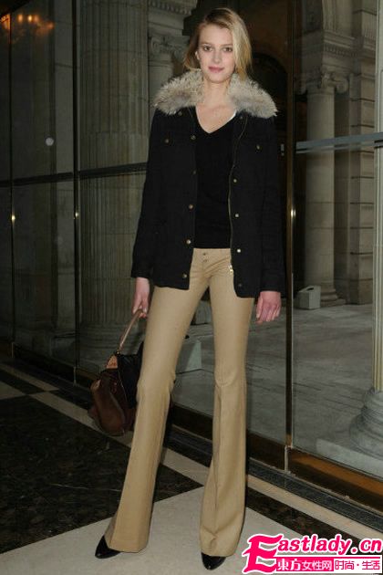 天生衣架子 国际超模街头美腿赏析