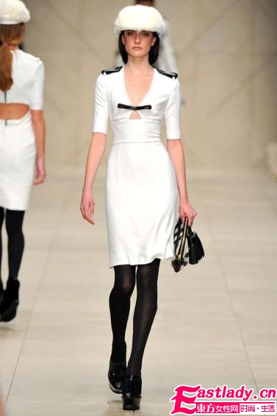 中空礼服撞衫 33岁小S不敌46岁刘嘉玲风情