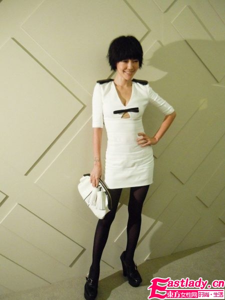 中空礼服撞衫 33岁小S不敌46岁刘嘉玲风情