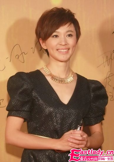 央视一套新一代《新闻联播》主持人欧阳夏丹独到穿衣见解