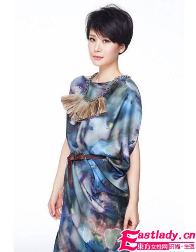 海清裙装演绎性感 简约又大方