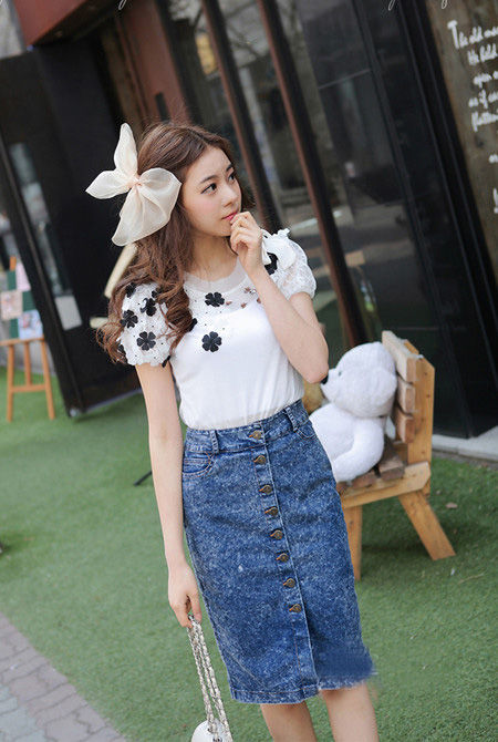 时尚小妞夏季演绎甜美裙穿搭