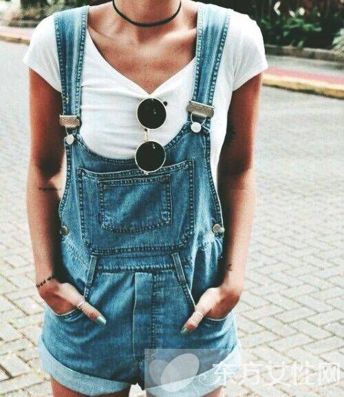 星范十足的减龄装扮 这些 显嫩单品 一个也不能少