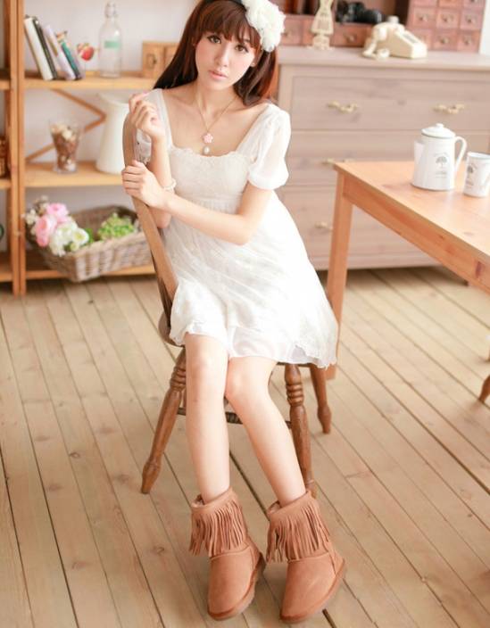 平底流苏短靴这么搭 让你成为街头最抢眼