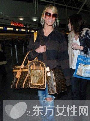 女星教你如何搭配lv手包 让你尽显奢华大牌感