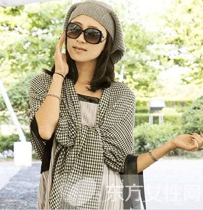 教你早春另类时尚披肩搭配 围巾也可变披肩