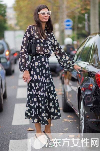 细高跟凉拖鞋时尚搭配技巧 这么搭怎么看都是美的