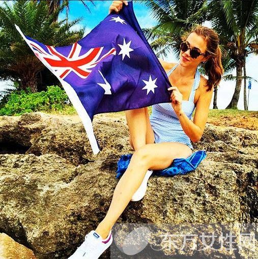 王菲同款小白鞋 穿上它青春的像少女一般