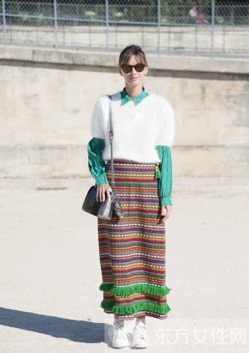 换季先换裙 只需一条针织裙就能穿出女人味