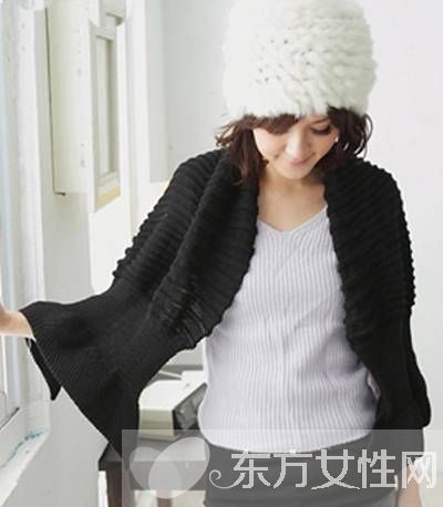 教你早春另类时尚披肩搭配 围巾也可变披肩