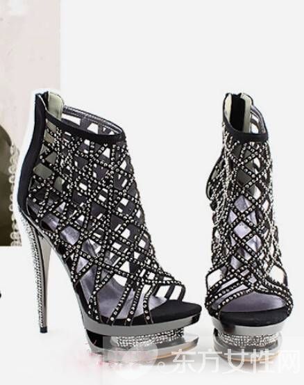 2016最受欢迎时尚高跟凉鞋 看了都忍不住想穿上它