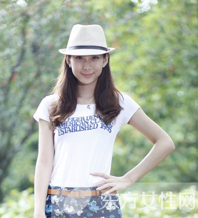 帅气爵士帽时尚搭配 几招教你搭出复古英伦风