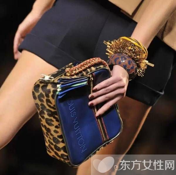 教你lv手袋搭配技巧 让你足够抢镜